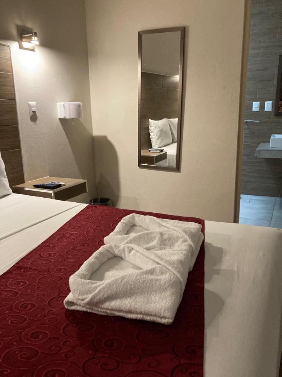 Hotel Guiva Aeropuerto Oaxaca Bagian luar foto